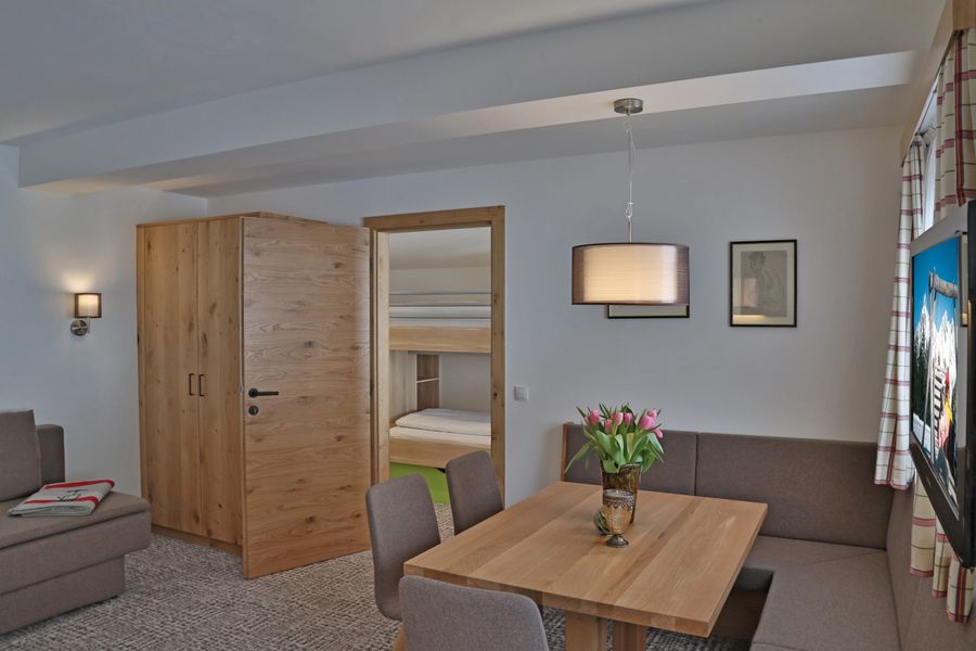 Wohn- und Schlafbereich im Appartement Grossberg